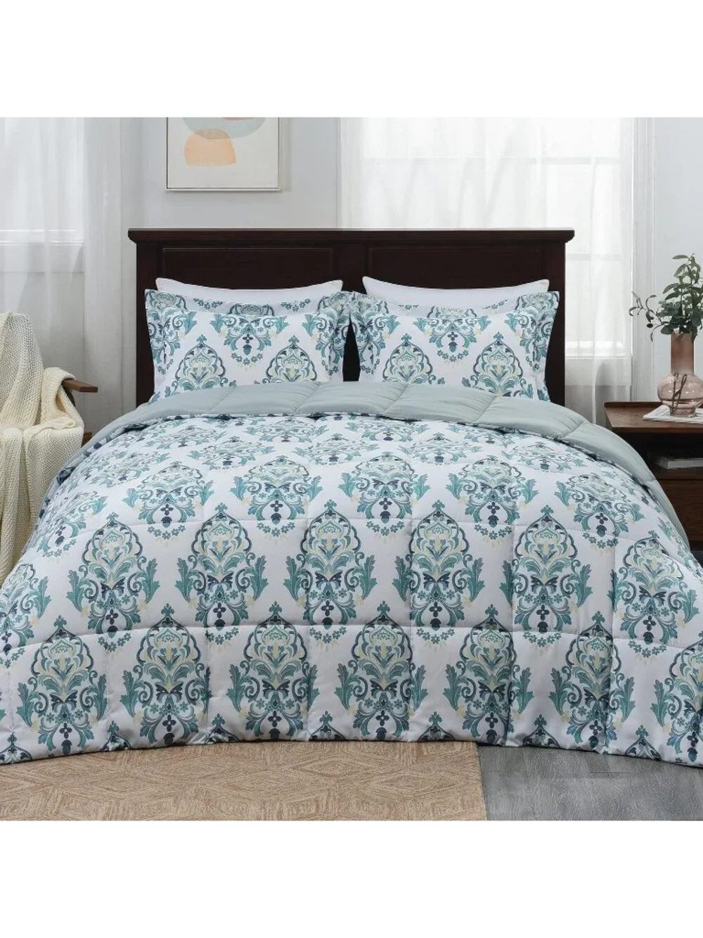 Queen Size Reversible Comforter Set With 2 Pillow Shams In Teal & White